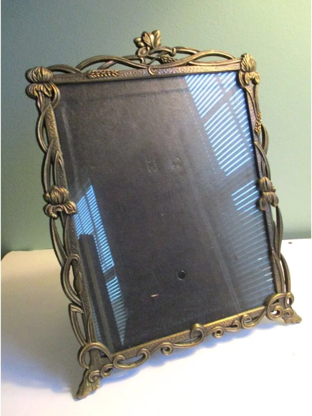 Unbranded antique gold